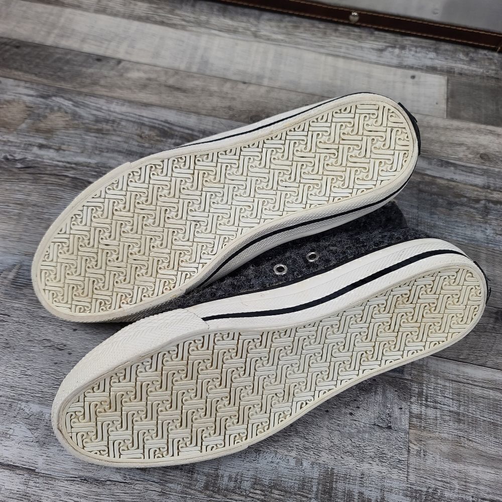 Juicy Couture Sneakers size 7 - Picture 8 of 9